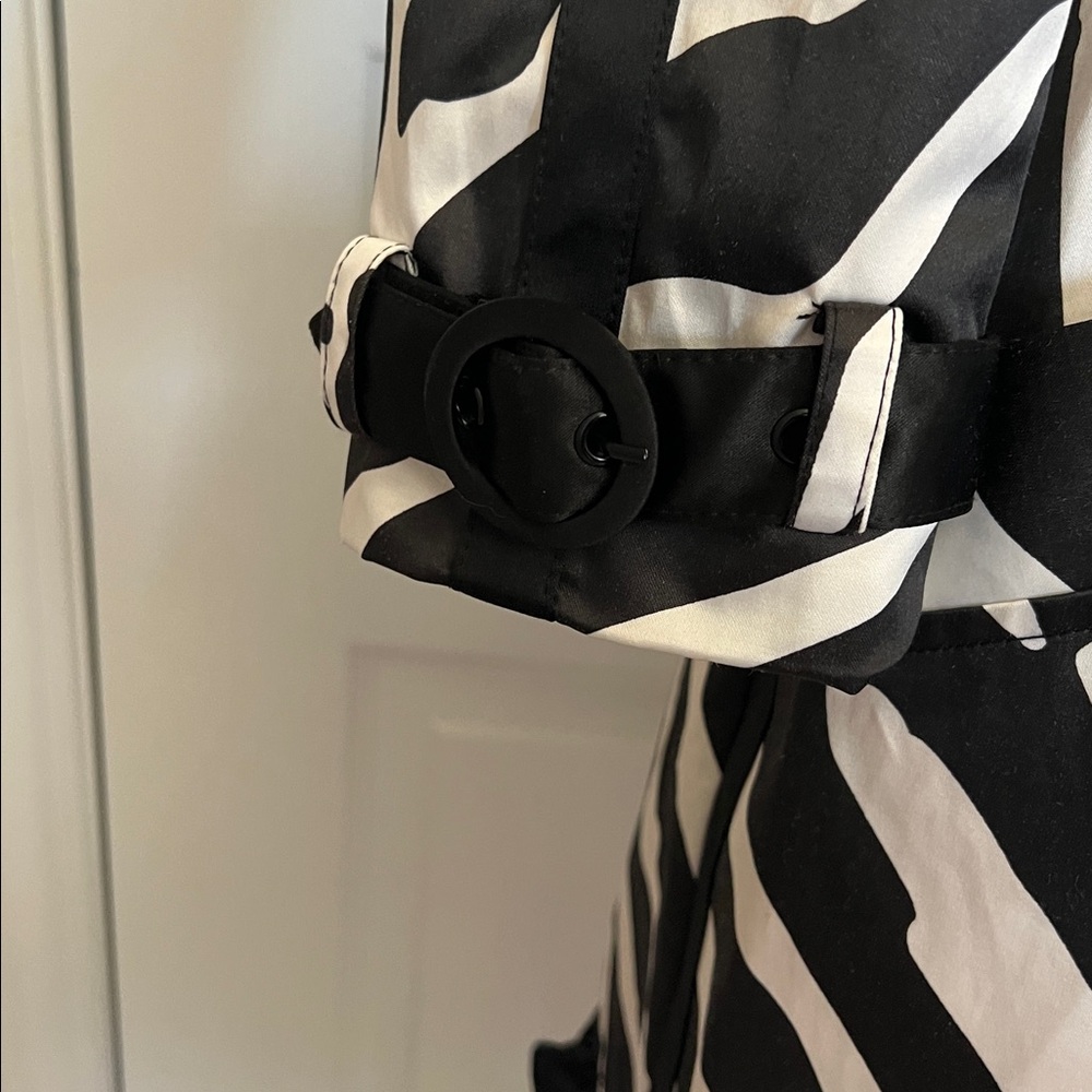 NWT bebe black and white ruffle trench coat XS - Picture 3 of 8
